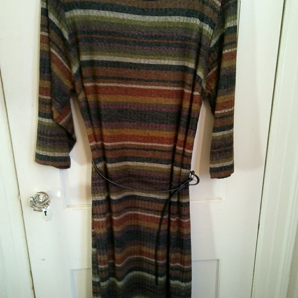 Dress - Picture 2 of 4